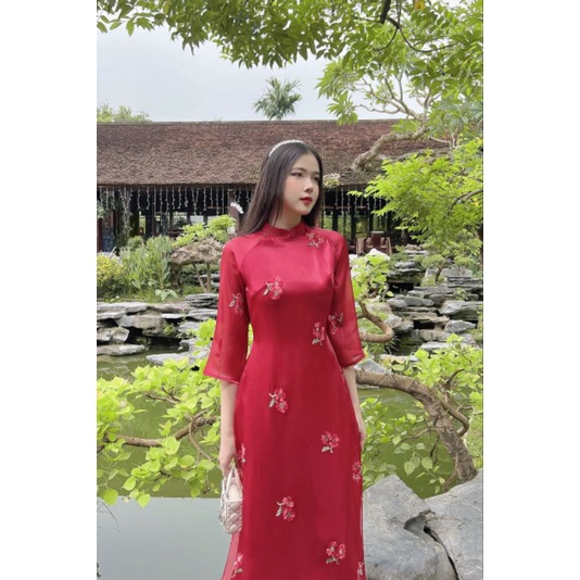 PT28 Áo dài Tết màu đỏ áo dài cách tân tay lỡ 4 tà màu đỏ tươi nổi bật họa tiết sang chảnh