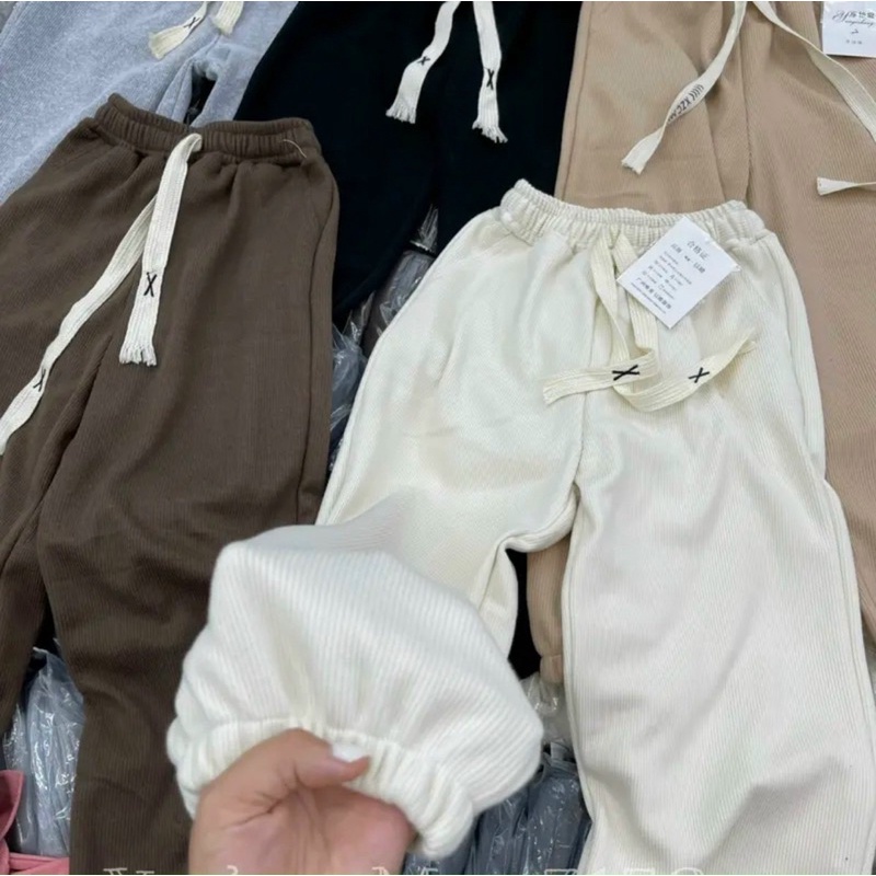 Quần bom nỉ tăm dày dặn kèm dây rút mã 126