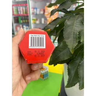 Dầu cù là con cọp TIGER BALM