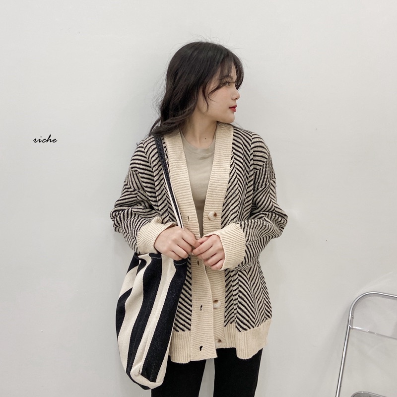 Áo khoác len kẻ viền be