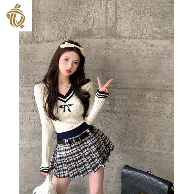 Korean drama two-piece dress 2022 Autumn New elegant socialite long-sleeved knitted top pleated skirt women's clothing