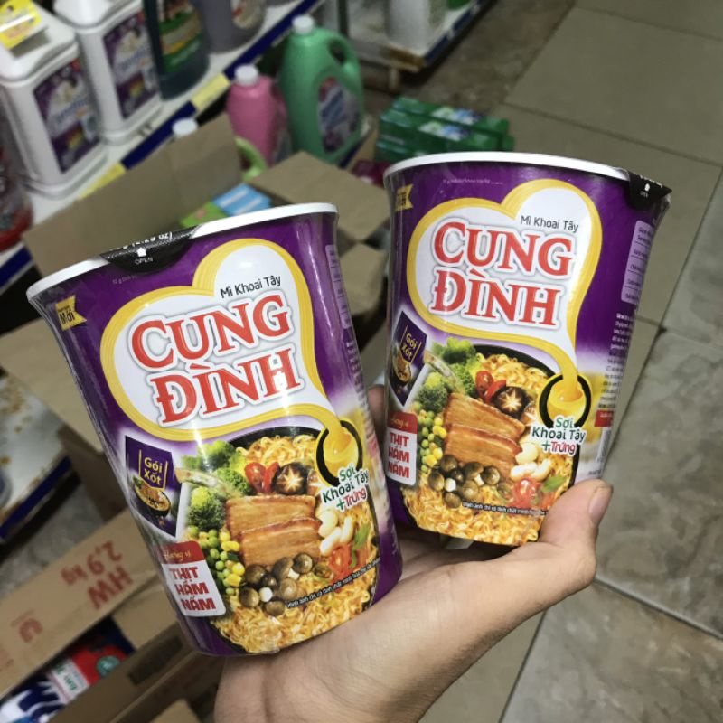Mì cốc cung đình thịt hầm nấm