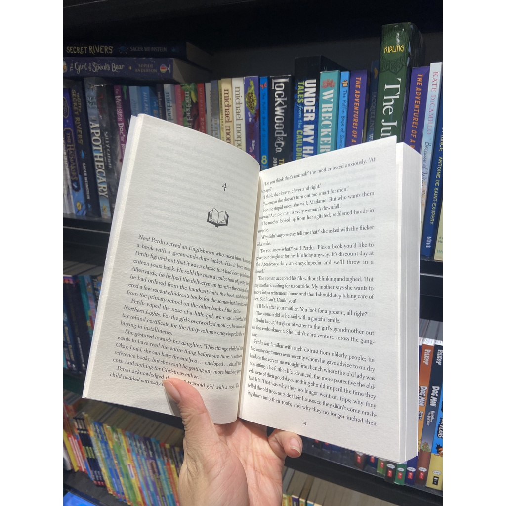 Sách - The Little Paris Bookshop