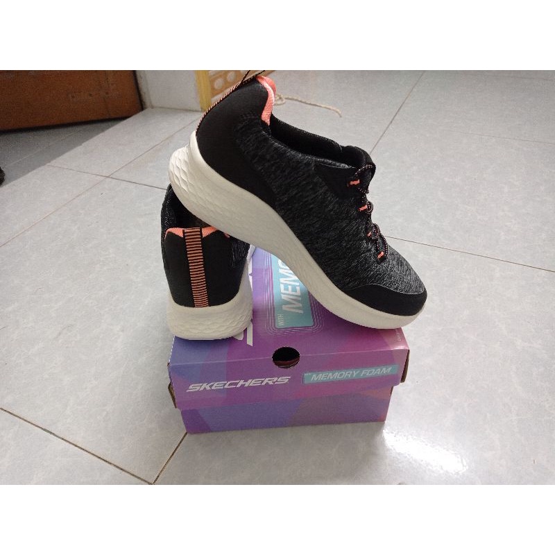 Giày skechers chính hãng