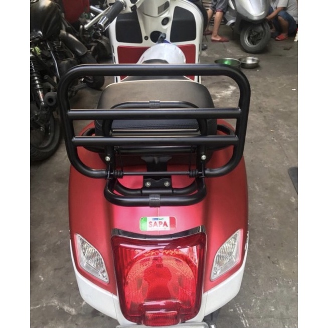 BAGA TỰA LƯNG CHO XE VESPA
