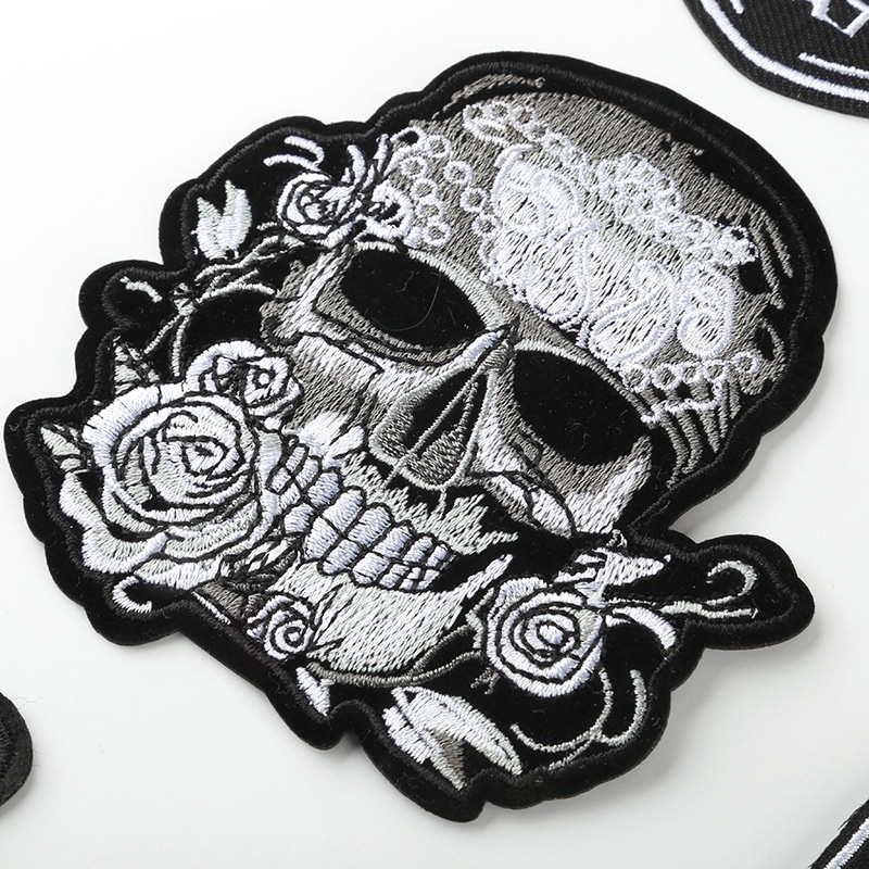 Sticker Ủi Thêu Hình Đầu Lâu Hoạt Hình Độc Đáo