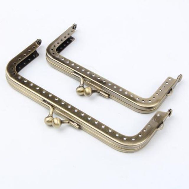 Phụ Kiện Trang Trí Túi Xách Handmade Hình Bán Nguyệt Bằng Kim Loại
