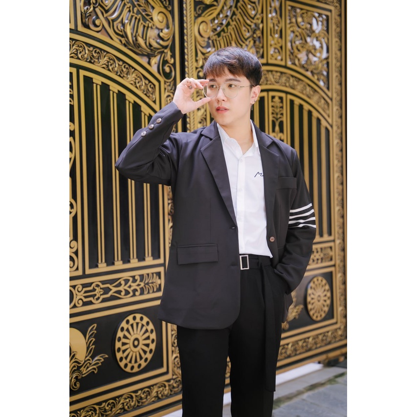 Áo khoác blazer đen Maltrik bigsize kẻ sọc tay trắng nam nữ chất vải dày dặn phong cách Hàn Quốc