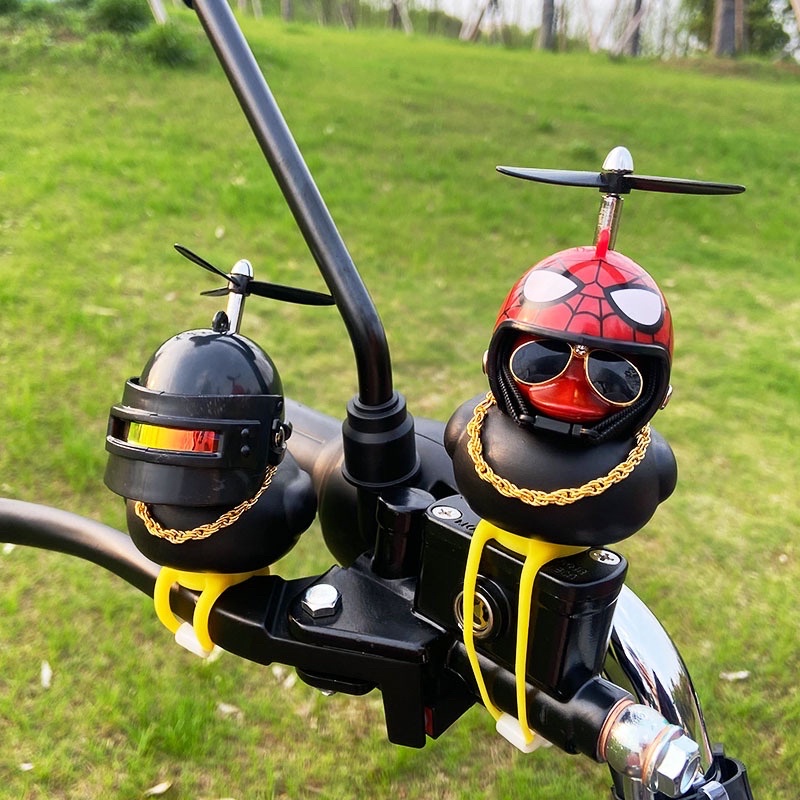 Vịt xã hội đen đội mũ PUBG gắn xe máy, ôtô siêu ngầu