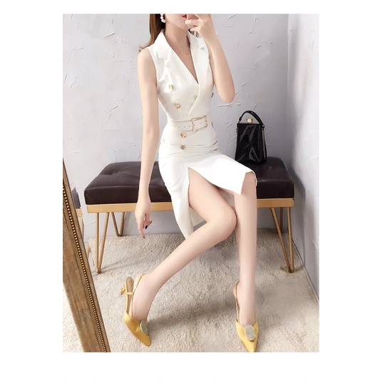 Đầm body cổ vest phối nút kèm belt