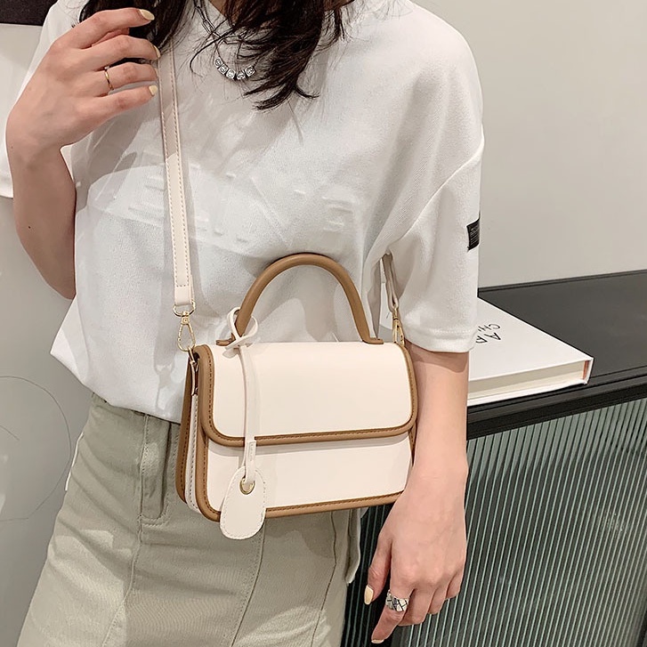 JM97-Túi Đeo Chéo Hình Vuông Nhỏ Thời Trang Mùa Hè Năm Mới Túi xách nữ đeo chéo dáng đẹp đang được các bạn trẻ ưa chuộng hiện nay tại túi nữ giá rẻ Túi đeo chéo  có tay cầm viền màu,Túi Xách Nữ Có Quan Đeo Vai Kiểu Dánh Sang Trọng