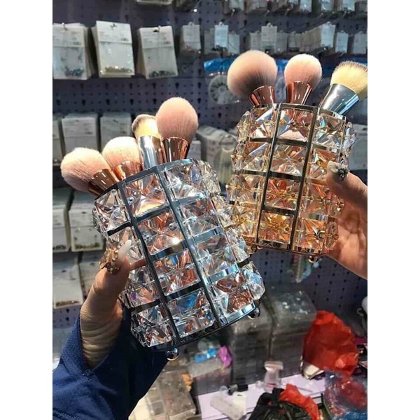 CỐC CỌ ĐÁ  đựng cọ trang điểm hình trụ đính đá lấp lánh như pha lê  vô cùng đẹp mắt, nhỏ gọn , siêu tiện lợi