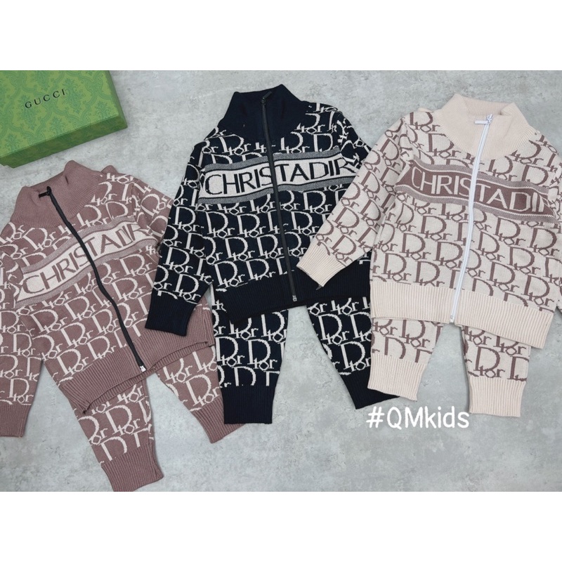 Bộ len khoá xinh xinh cho bé