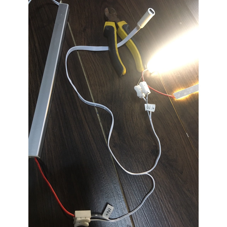 Bộ Đèn Led tủ bếp gồm: Nguồn 12V,Cảm biến vẫy, Đèn Led 16w/m, Nhôm V16-16mm .ÁS: Vàng, trắng, trung tính, BH 24 thá