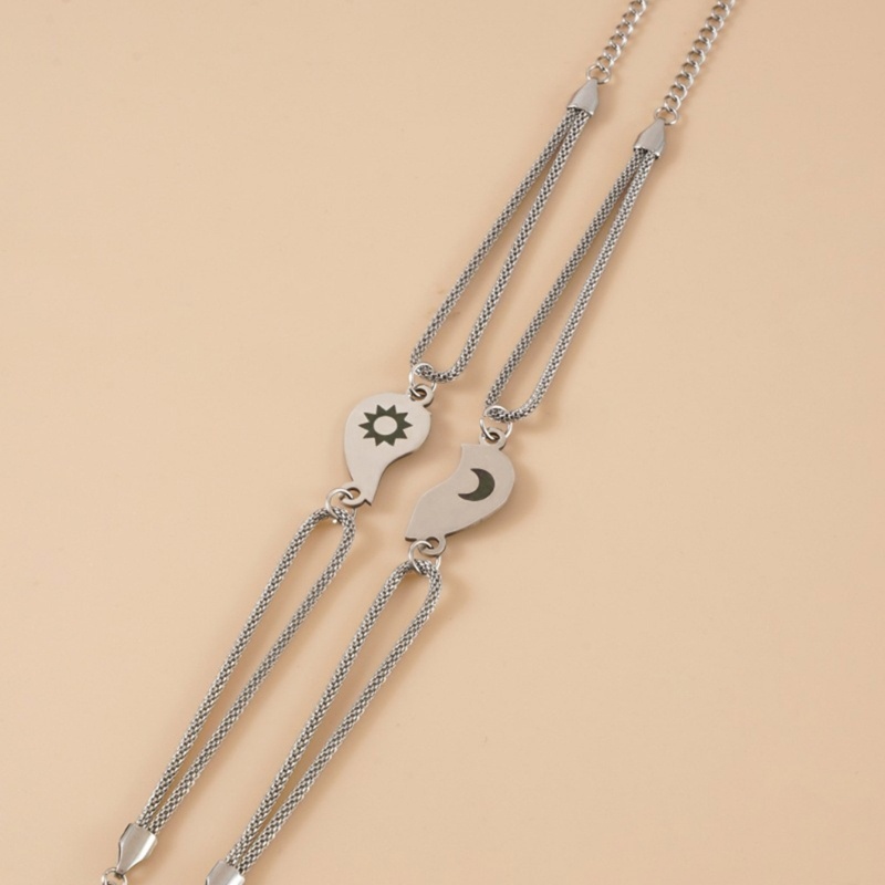 Set 2 Vòng Tay Mặt Hình Mặt Trời / Mặt Trăng / Trái Tim Bằng Thép Không Gỉ Có Thể Điều Chỉnh