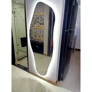 Gương toàn thân hình chiếc lá cảm ứng led thông minh VU BAN