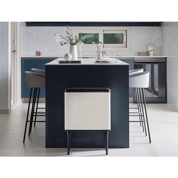 THÙNG RÁC 30L HANSSEM SIGNITURE TOUCH BIN HÀN QUỐC