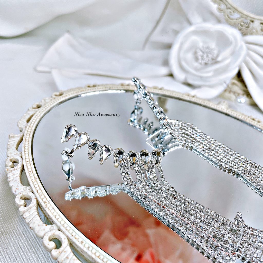 Khuyên Vành Tai Đá Hình Cánh Tua Rua Ấn Tượng NHÀ NHỎ 1457