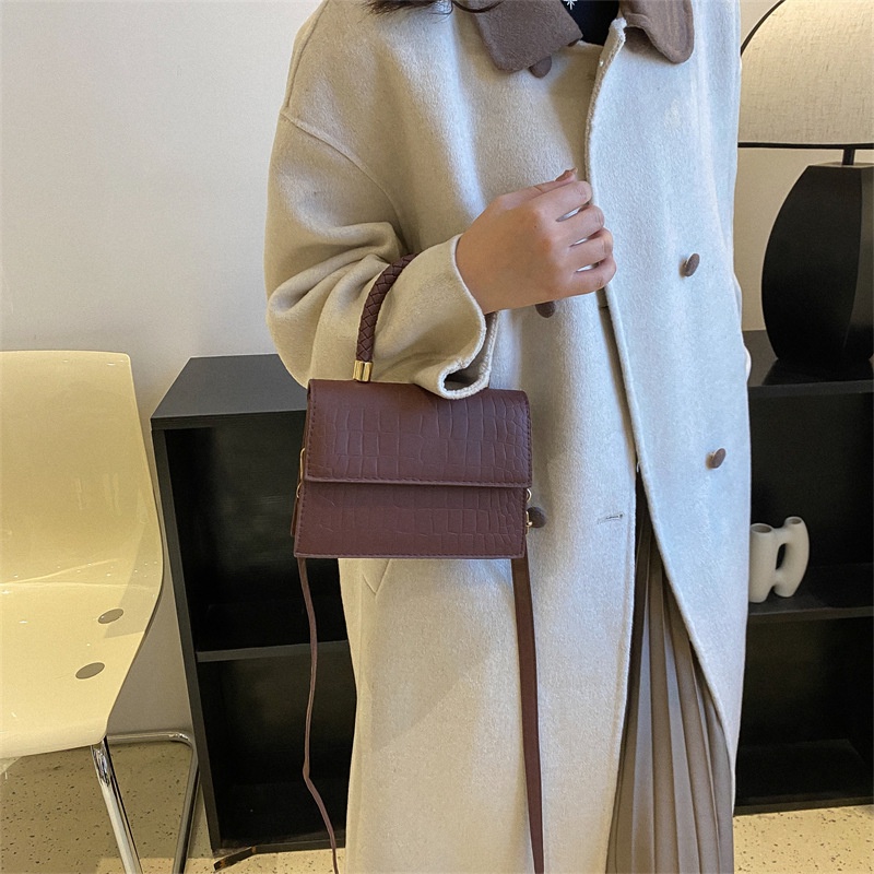 Túi Xách Đeo Chéo Vai Hình Vuông Nhỏ Mẫu 2022 GXYXB302