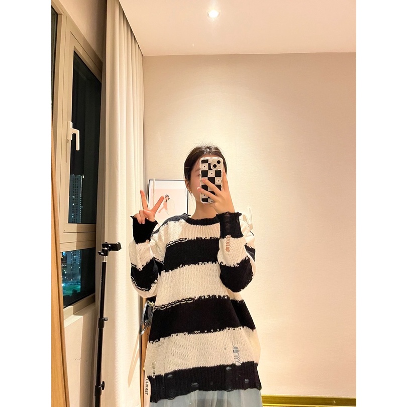 Áo Len Đen trắng Nam nữ rách sọc Ngang Design
