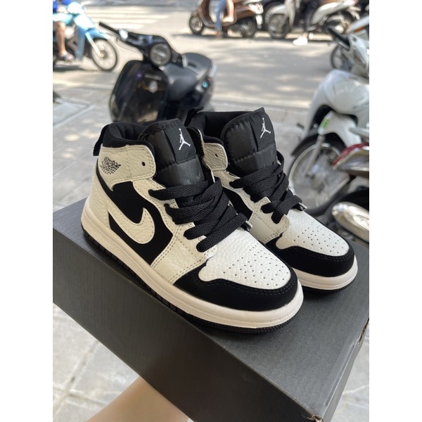 Giày Jordan trẻ em cho bé trai bé gái