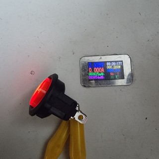 Công tắc bập bênh có LED 12V/20A ( đèn led sáng từ 3v đến 12v)