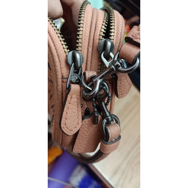 Có tag của hãng Túi xách / Bóp / Ví hàng hiệu COACH