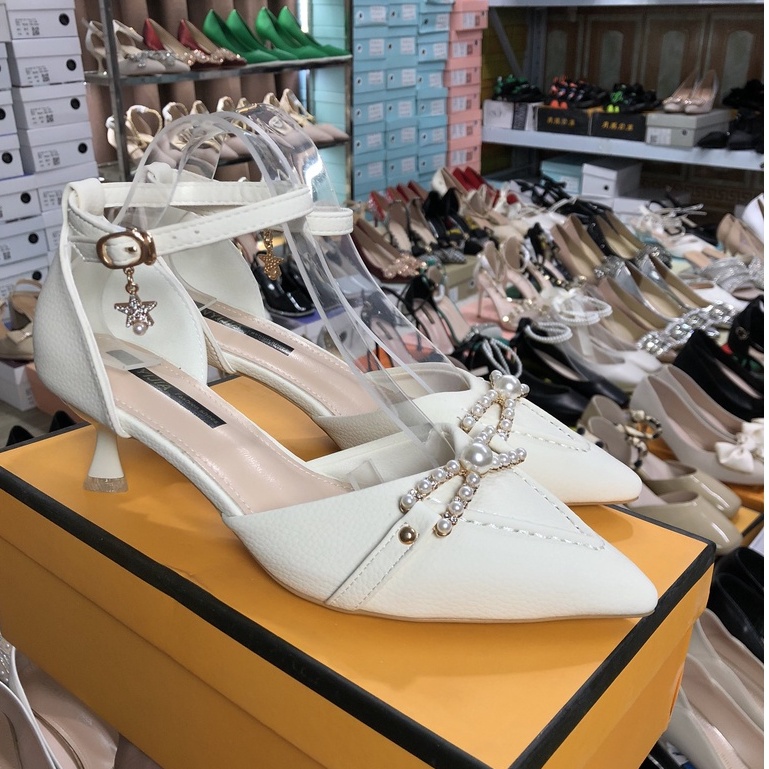 Giày cao gót 5cm khuy đá xinh fom 1,5