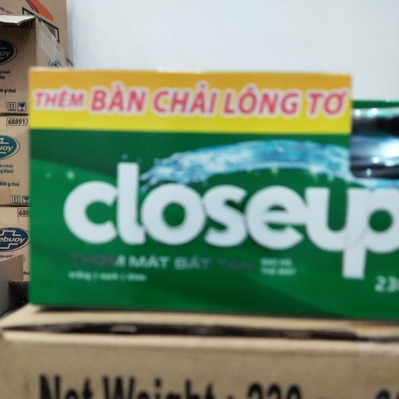 Kem đánh răng closeup bạc hà