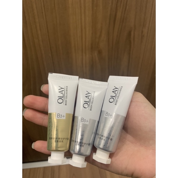 Kem dưỡng trắng da tay, mềm da tay  OLAY