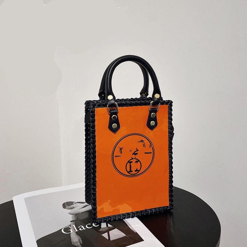 Túi giấy custom đan dây phong cách độc đáo