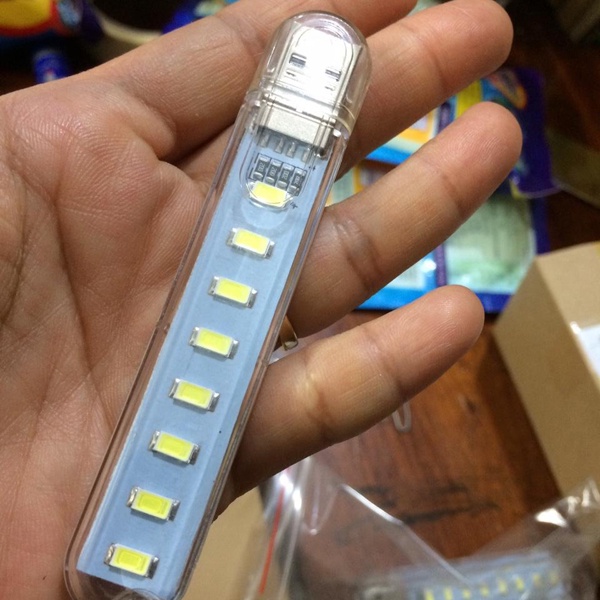 (VÀNG)Đèn 8 Bóng Led Siêu Sáng Cắm Dùng Nguồn Usb Công Suất 1.4W ÁNH SÁNG VÀNG