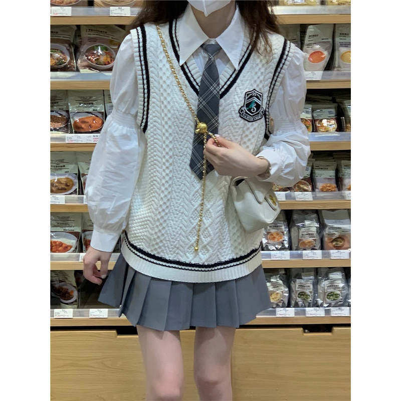Áo vest len gile phối viền màu trắng kem dáng suông style nữ sinh Hàn Quốc đáng yêu