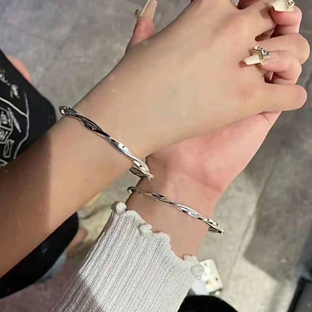 Vòng tay nữ hợp kim đơn giản thanh lịch lắc tay Sóng hình trái tim cách điệu VT78