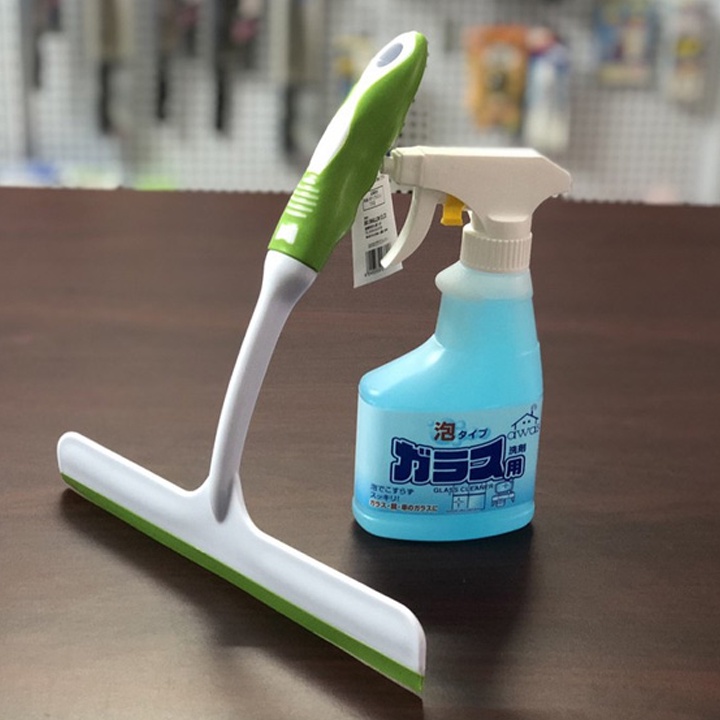 Dụng cụ lau kính 25cm KOHBEC Nhật Bản đầu lau bằng mút, cán nhựa ABS chịu nhiệt tốt