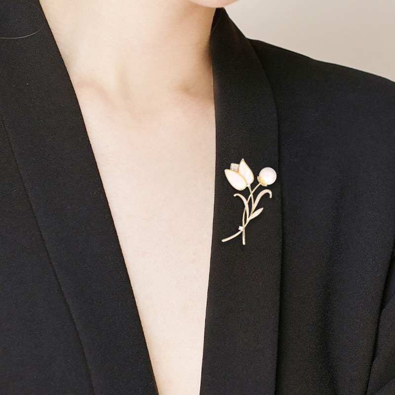Ghim Cài Áo Hình Hoa Tulip Đính Ngọc Trai Nhân Tạo