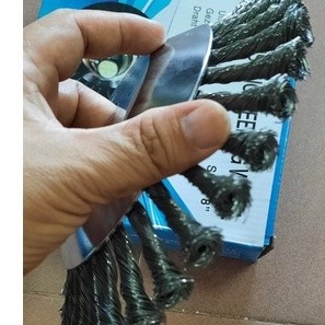 Lưỡi rẫy cỏ tận gốc