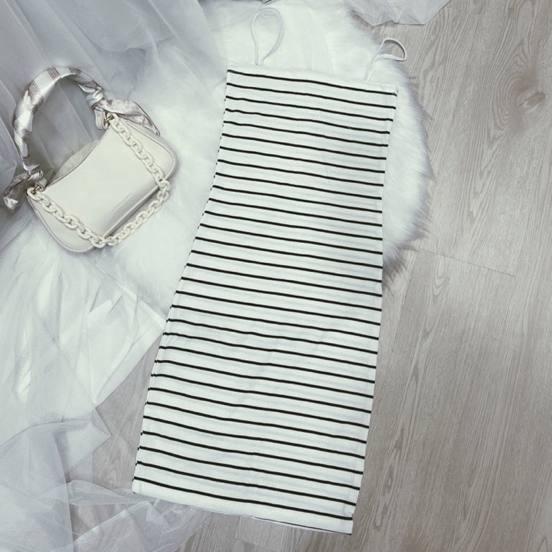 Váy hai dây ôm body sọc cực kì tôn dáng