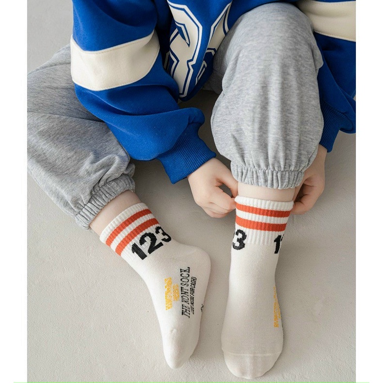 Set 5 đôi tất cao cổ họa tiết dễ thương cho bé