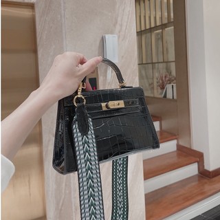 Túi xách H.M sz mini hàng SpSL về đủ màu. Hàng quảng châu đày đủ hộp túi