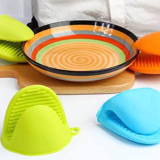 Cặp găng tay bắc nồi bằng silicon hình mỏ vịt siêu tiện