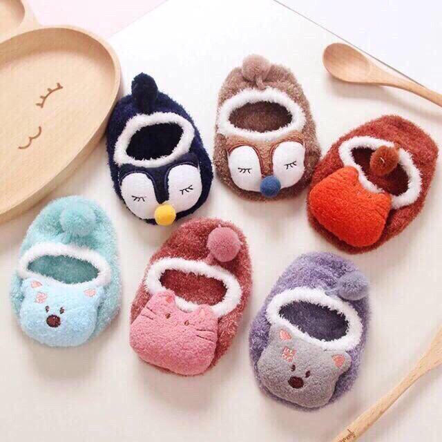 Giày len/ Tất len xù 3D hình thú đáng yêu có chống trượt cho bé