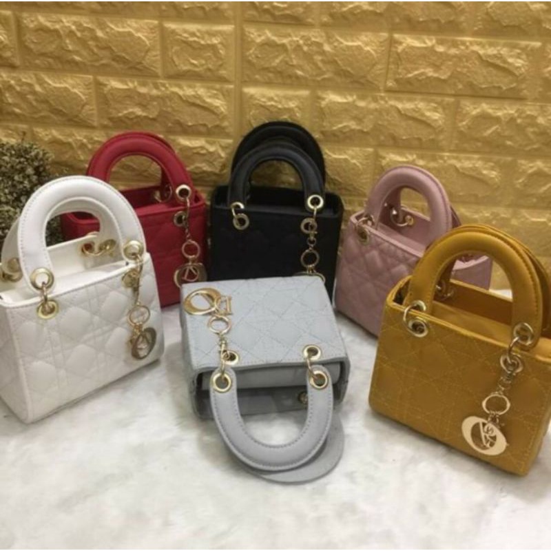 Túi dior💘 BÁN RẺ LẤY 5*💘Túi vuông 5 ô da bóng size 13CM và 18cm sang chảnh