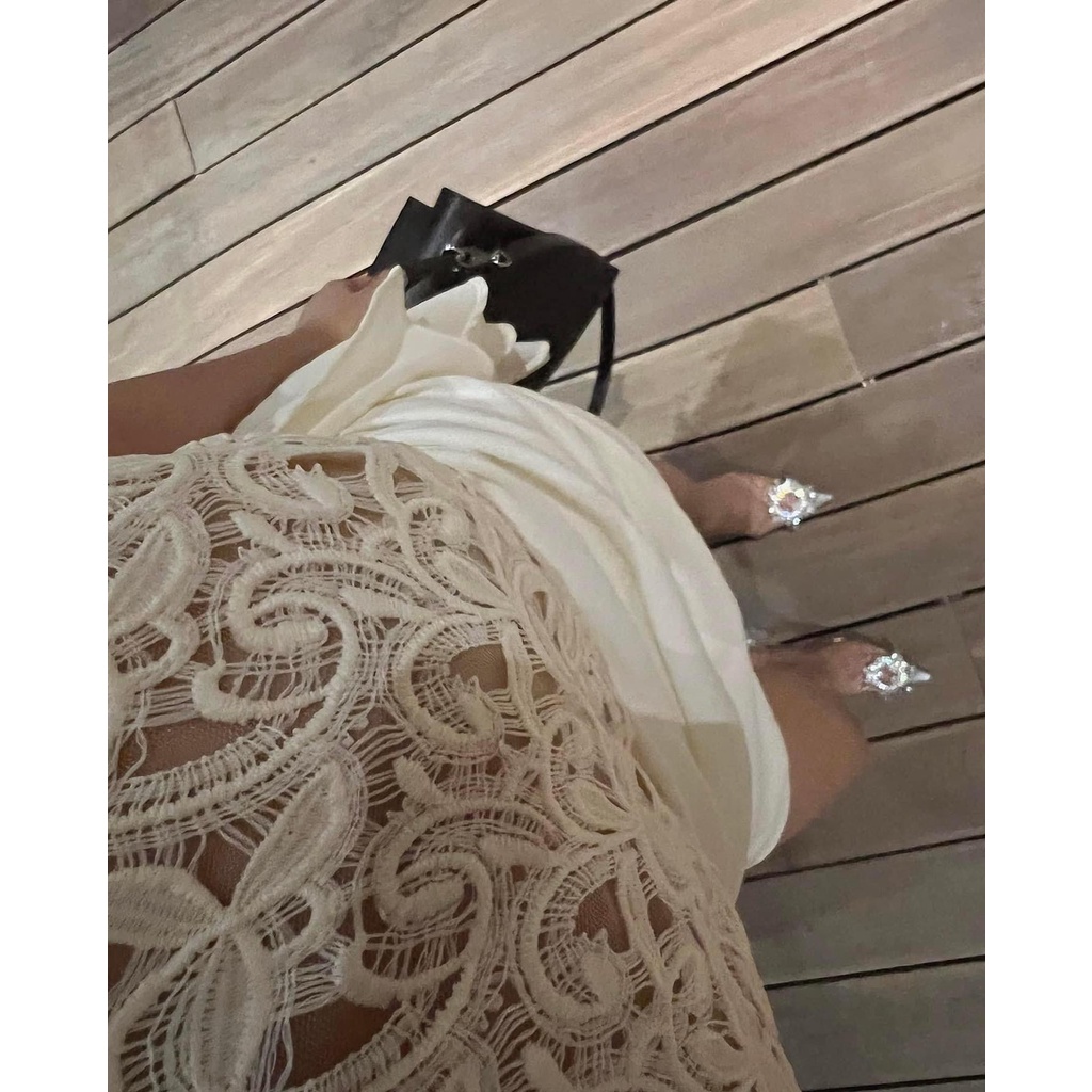 ZUKY CLOTHING - Sét ren màu nude chân váy nhún bên hông phù hợp tiệc dạo phố