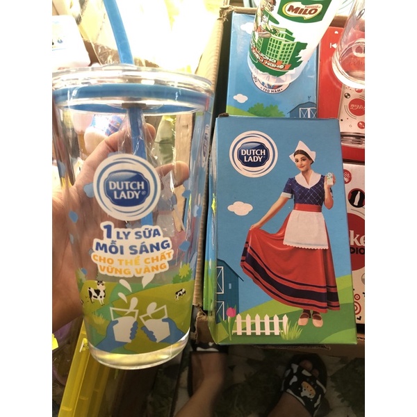 Ly thuỷ tinh cogaihalancó nắp đi kèm, o^ng htu' dung tích 450ml. Không sử dụng trong lò vi sóng và máy rửa bát.