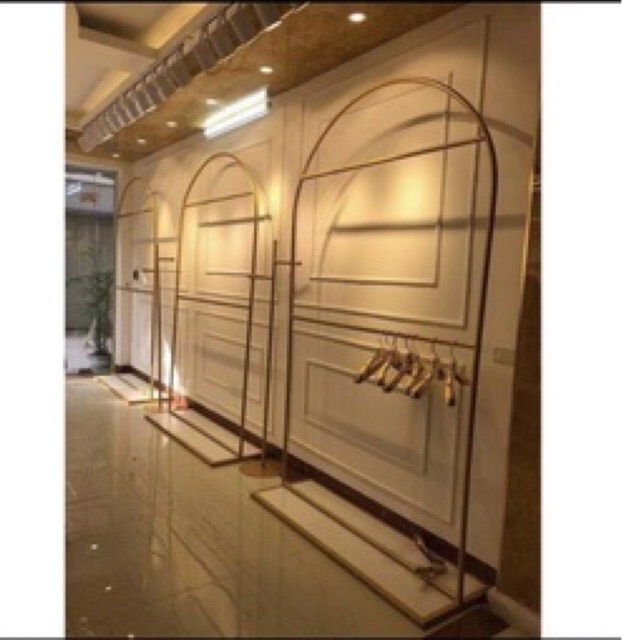 KỆ TREO SHOP - KỆ TREO VÒM 2 TẨNG ĐẾ GỖ