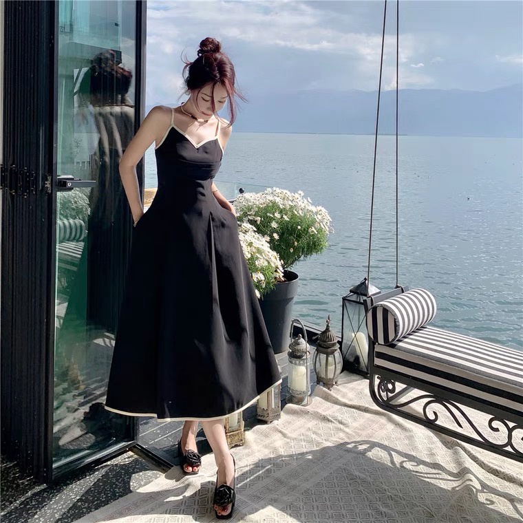 Váy hai dây đầm hai dây xoè tôn dáng sang trọng đen dáng dài phối dây trắng viền trắng phong cách Hàn Quốc