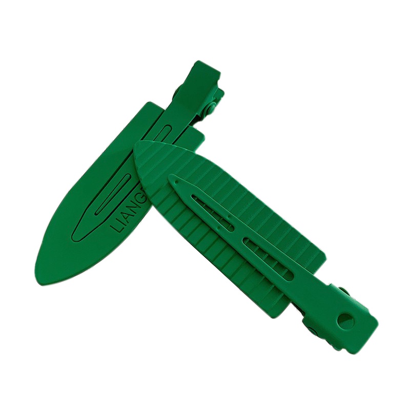 Kẹp tóc họa tiết chữ màu xanh lá phong cách Âu Mỹ cá tính