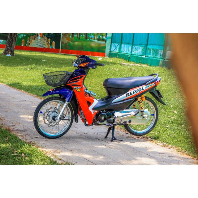 4 Chụp xi nhan vàng RS 100 , WS 100 chính hãng