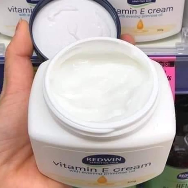Kem dưỡng Redwin Vitamin E Cream Dưỡng Da, Nứt Nẻ 300g ÚC